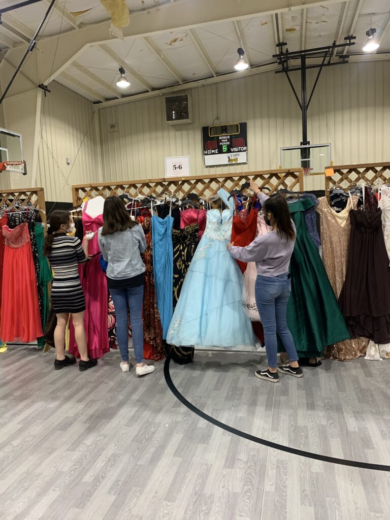 Students from 18 High Schools Attend Annual Primp for Prom Event in Woodward