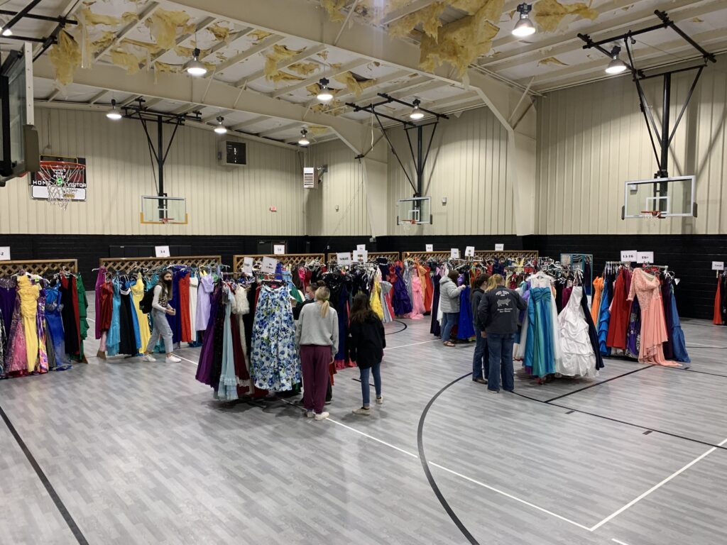 Students from 18 High Schools Attend Annual Primp for Prom Event in Woodward